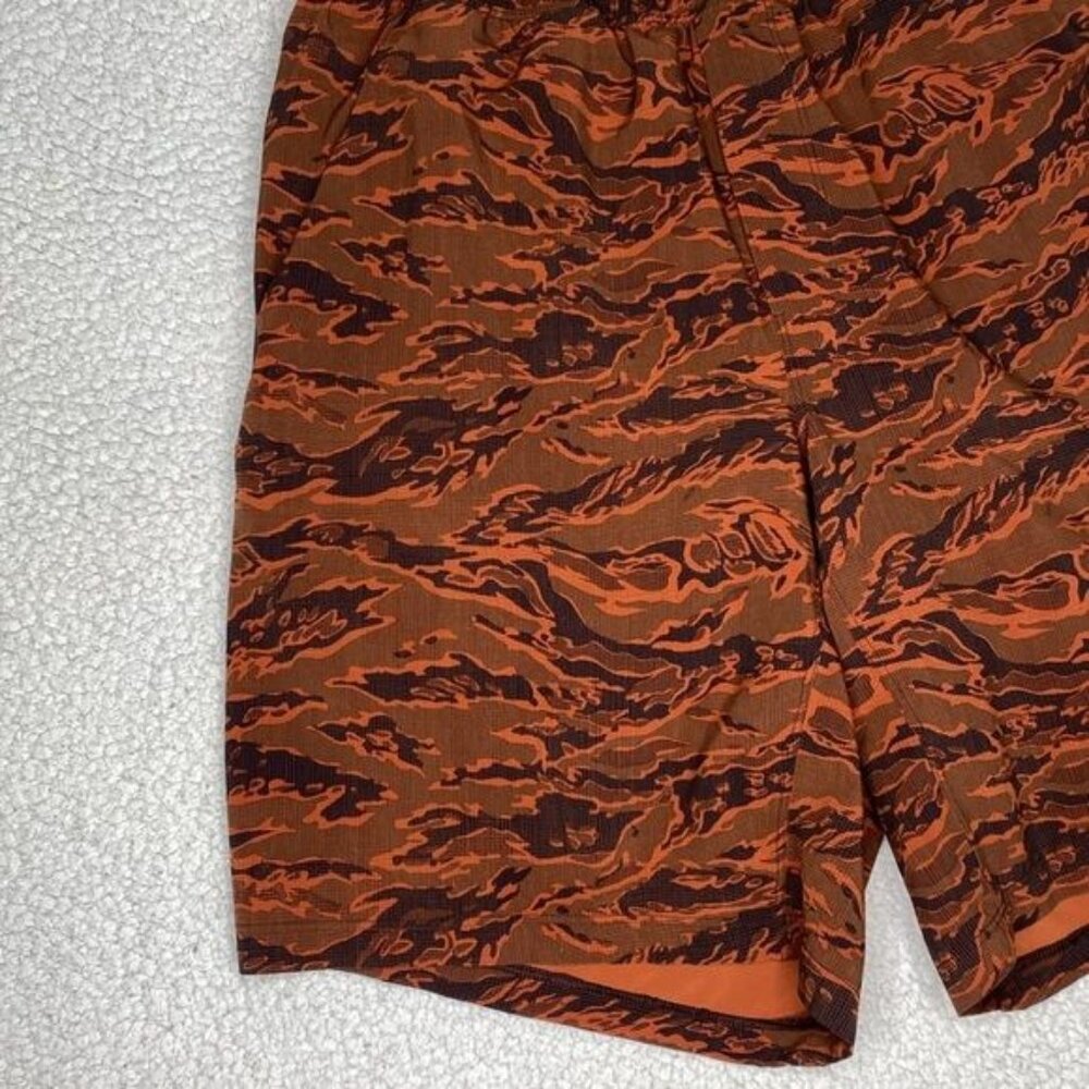 Lululemon Pace Break Shorts: Size Medium - Picture 3 of 7